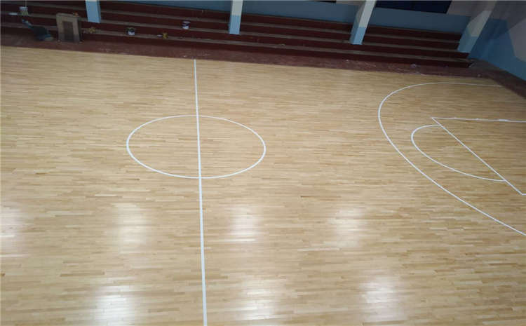 楓樺木籃球場木地板多少錢一平米？